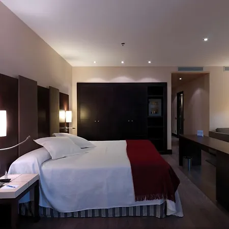 Nh Campo De Gibraltar 호텔