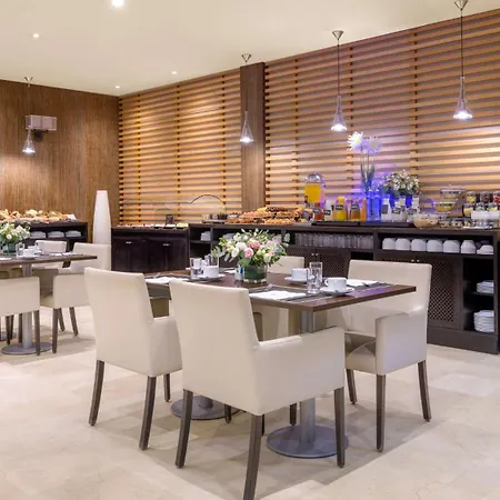 Hotel Nh Campo De Gibraltar 4*