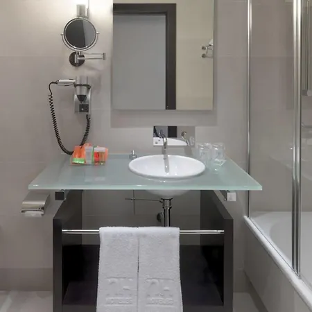 Hotel Nh Campo De Gibraltar 4*